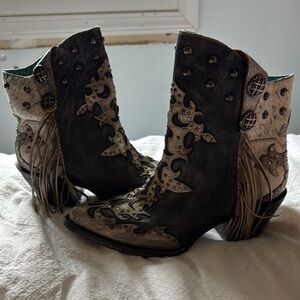 Corral Gray & White Women's Western Boots 9.5
